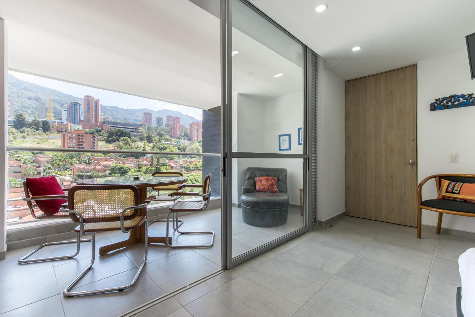Apartamentos Borbon Suites เมเดยิน ภายนอก รูปภาพ