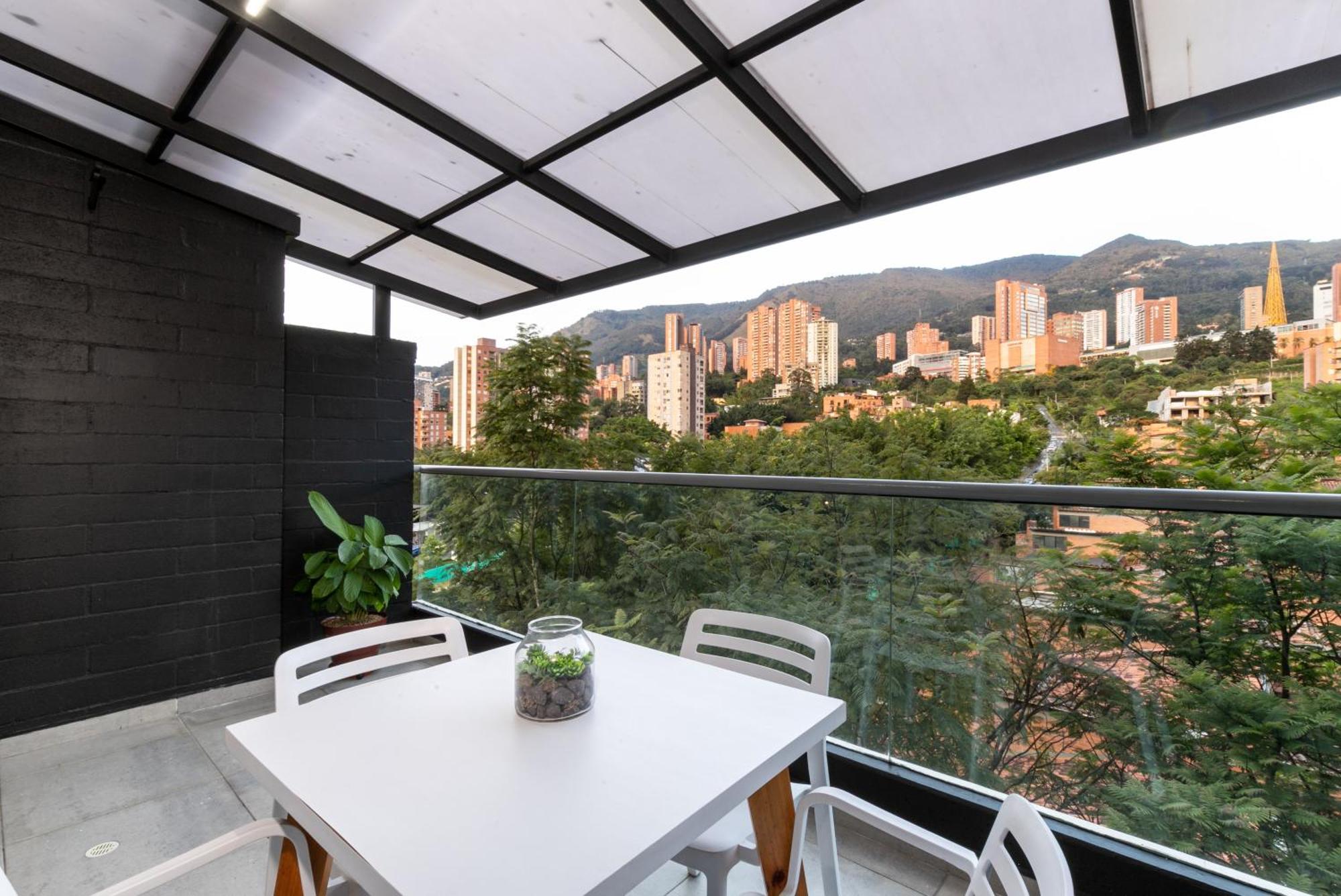 Apartamentos Borbon Suites เมเดยิน ภายนอก รูปภาพ