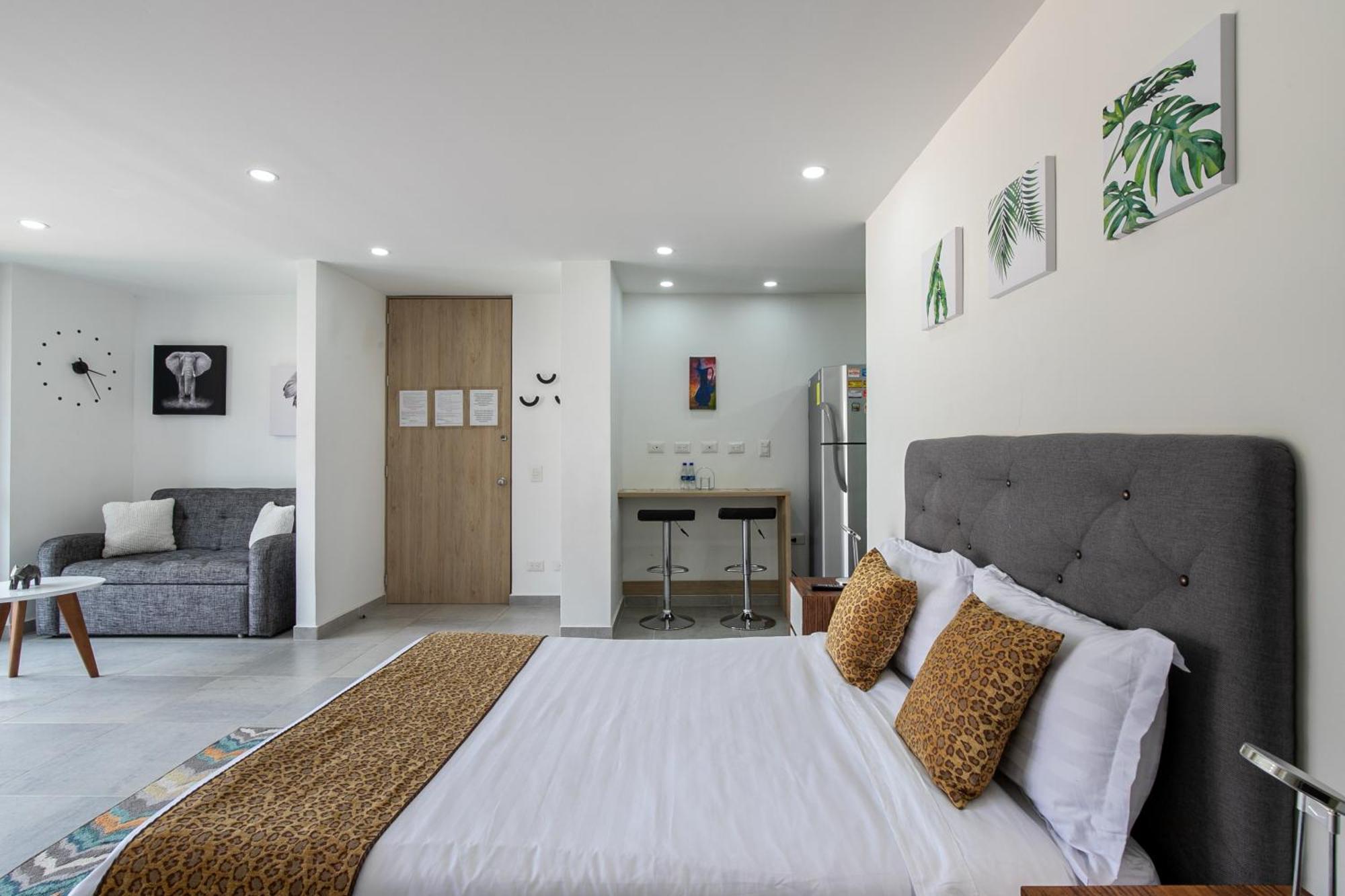 Apartamentos Borbon Suites เมเดยิน ภายนอก รูปภาพ