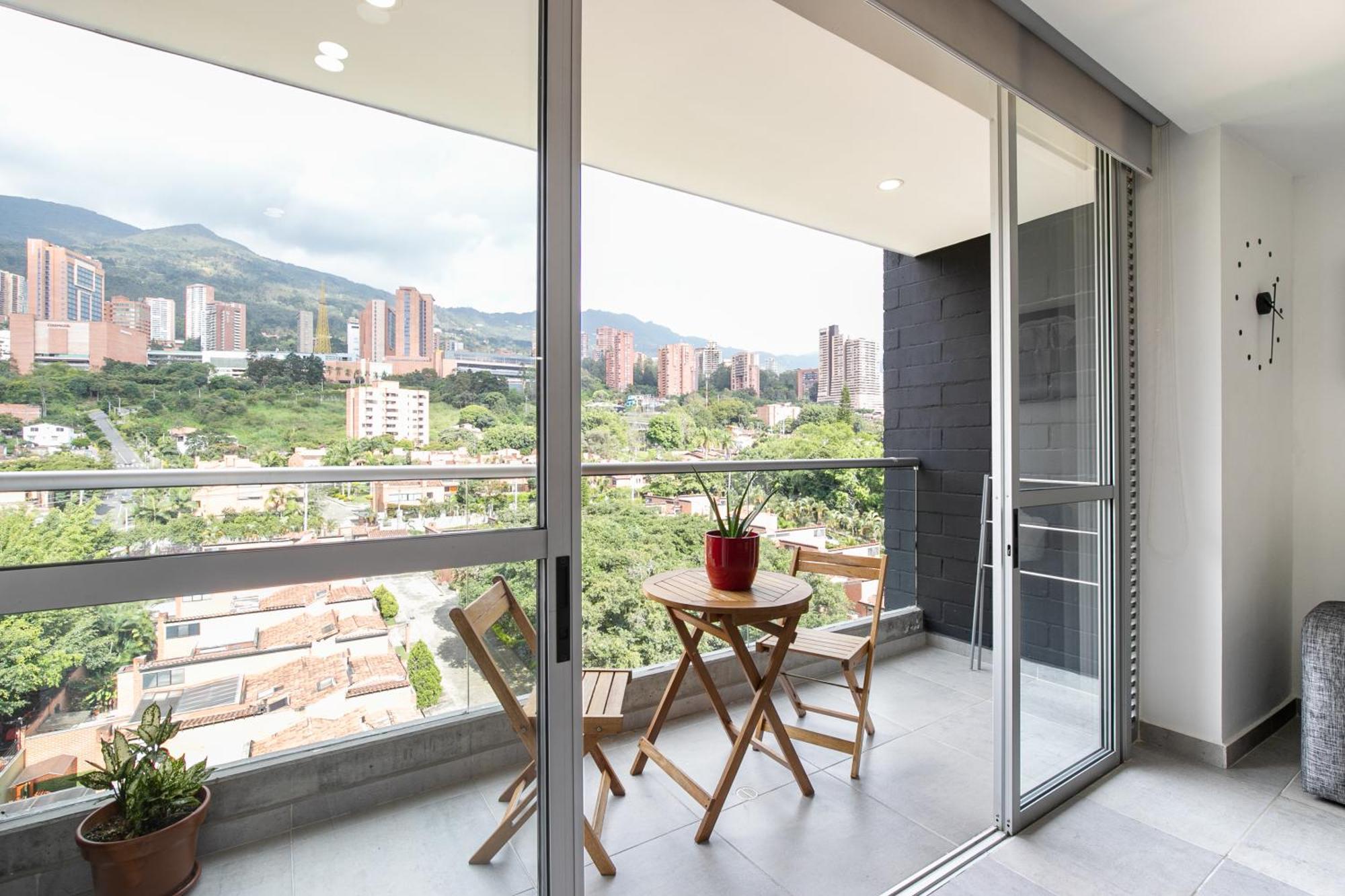 Apartamentos Borbon Suites เมเดยิน ภายนอก รูปภาพ