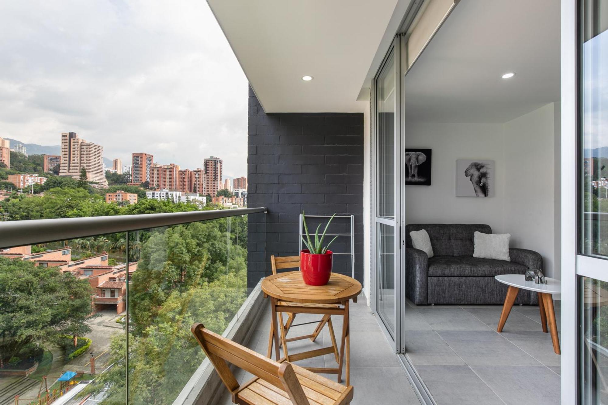 Apartamentos Borbon Suites เมเดยิน ภายนอก รูปภาพ