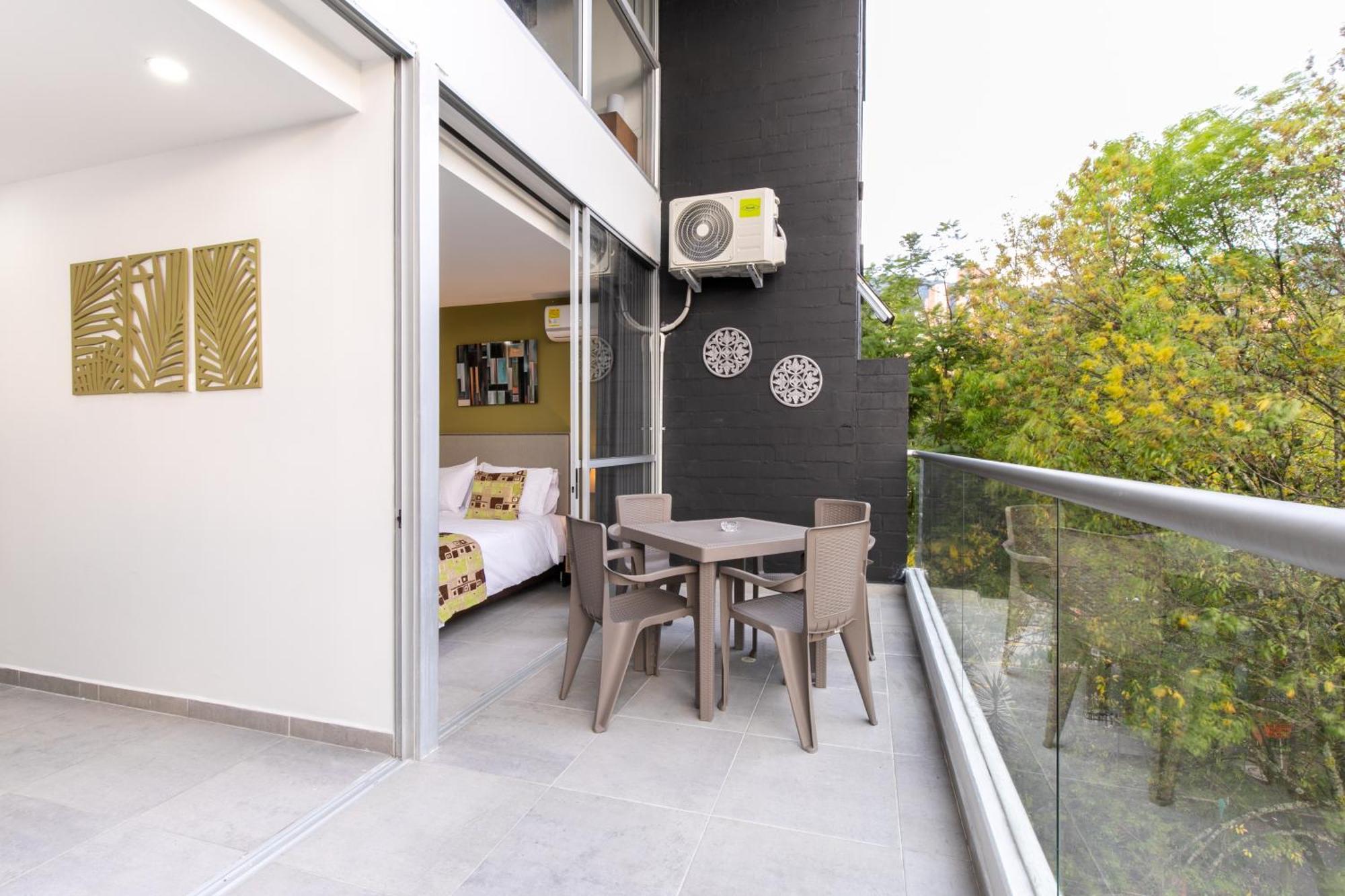 Apartamentos Borbon Suites เมเดยิน ภายนอก รูปภาพ