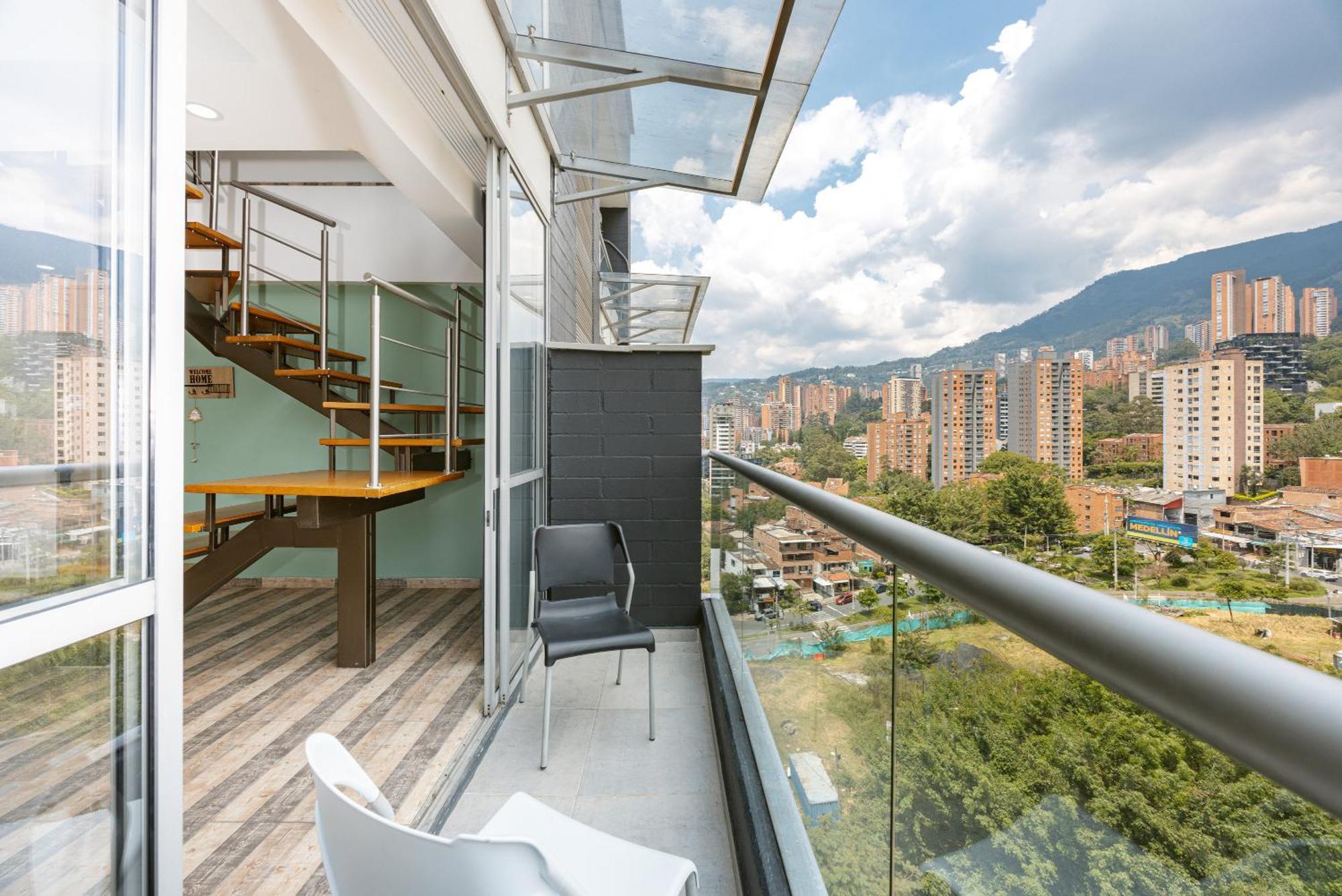 Apartamentos Borbon Suites เมเดยิน ภายนอก รูปภาพ